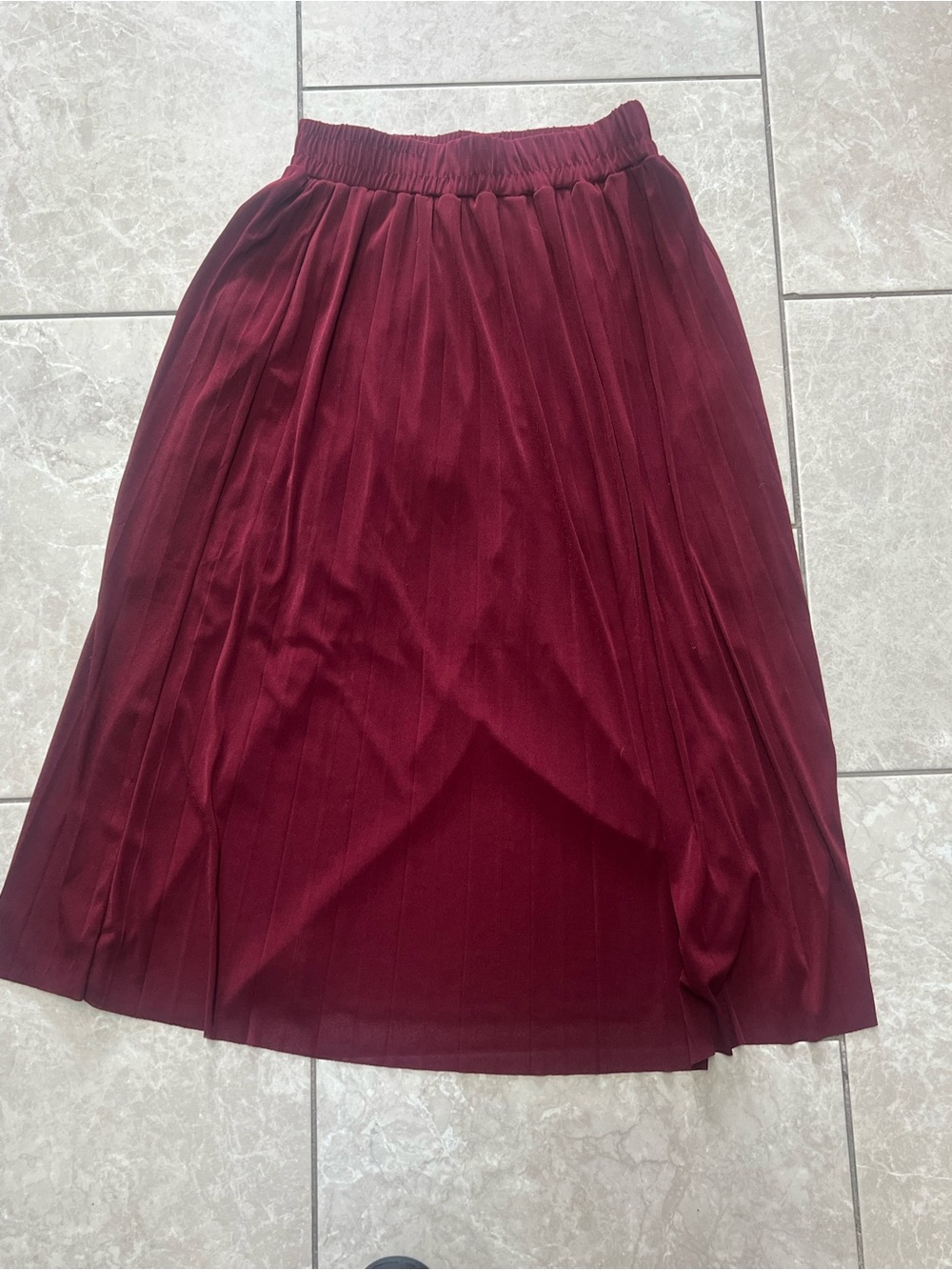 Women’s Pleated Midi Skirt - Burgundy